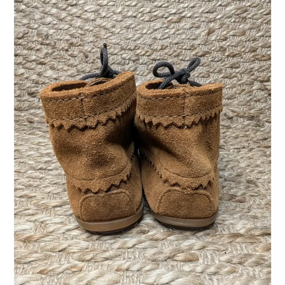 Minnetonka ***excellent worn